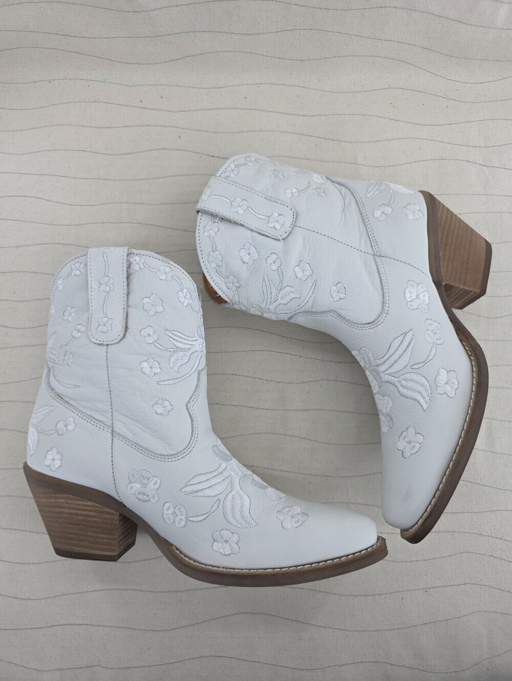 Dingo Womens Western Sweetheart Embroidered Bootie White Boots DI2183 Size 7.5 - Picture 8 of 16